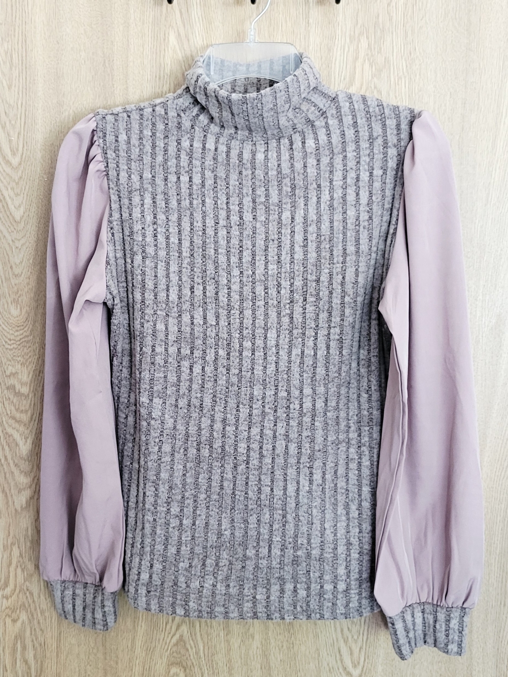 🩷 NWOT Ribbed TurtlenecK Top with Blush Puff Sleeves - Picture 5 of 6